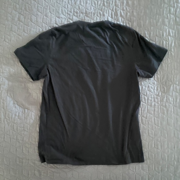 T-SHIRT MEN'S  OLD NAVY  SIZE L - Picture 2 of 3